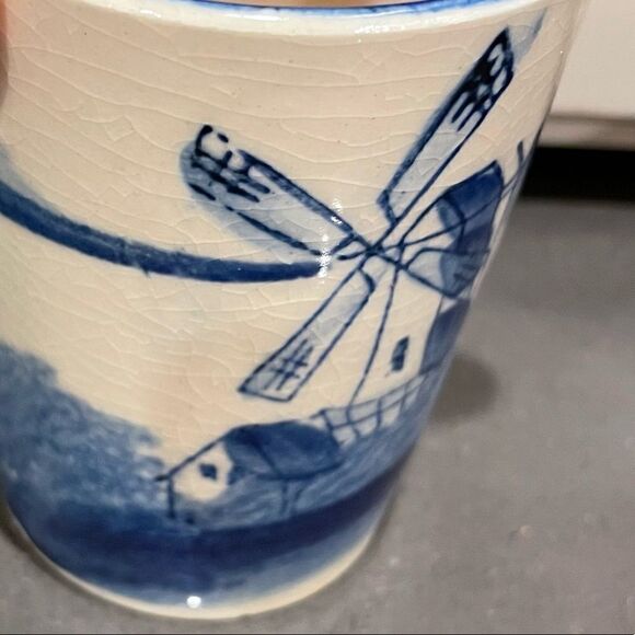 Antique Japanese hand painted Ceramic blue and white windmill cup - Picture 6 of 6
